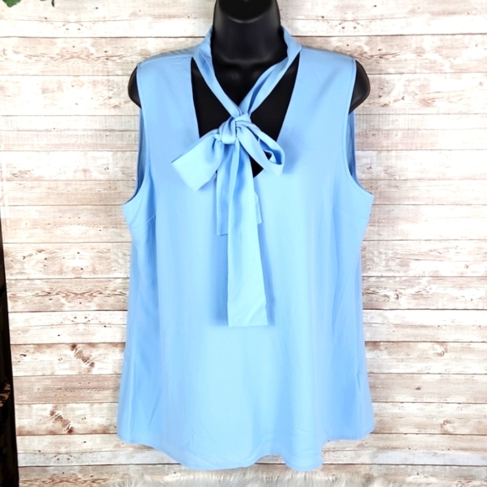 Michael Kors, Women's Light blue sleeveless blouse, Size tag removed. - Picture 2 of 8